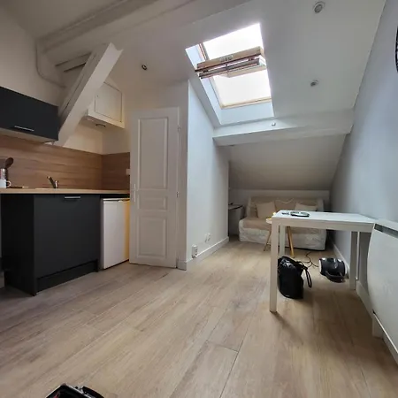 Cocon Charpennes Apartamento